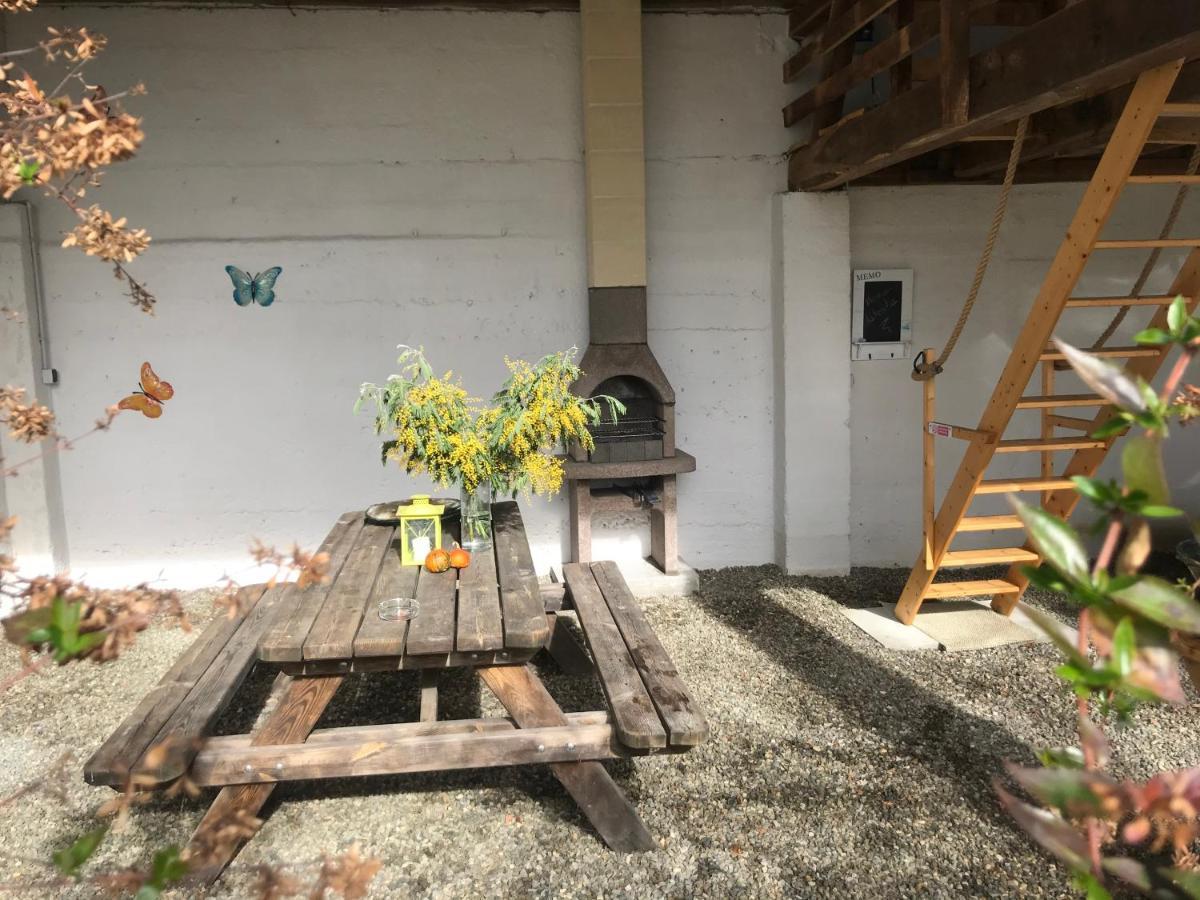 Gite, Jacuzzi & Vin Au Grenier De Madiran Exterior foto